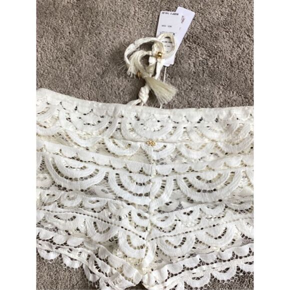New. Pilyq ivory lace coverup shorts. Retails $144.  XS/S - Picture 8 of 9